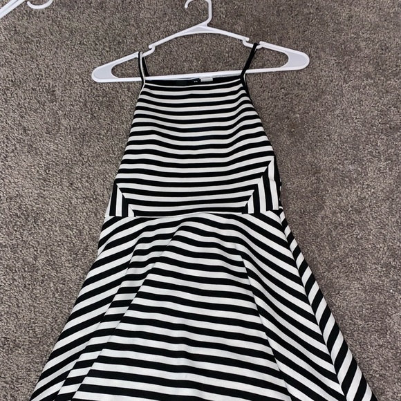 H&M Dresses & Skirts - H&M striped haulter top dress BARELY WORN!! GREAT CONDITION size 4